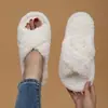 Novas pantufas peludas com tiras cruzadas para mulheres, pantufas de interior, antiderrapantes, confortáveis, silenciosas, respiráveis, ecológicas, pantufas de algodão para outono e inverno