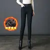 8197 calça jeans de inverno com veludo acolchoada para mulheres de meia-idade e idosas calça longa para mãe de meia-idade tamanho grande calça de algodão stretch grossa