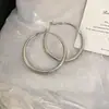 Aretes Redondos de Aguja Plateada, Ropa de Trabajo a la Moda, Versátiles, Estilo Fresco, Aretes Europeos y Americanos, Nicho, Gama Alta, Venta al por Mayor de Aretes Sencillos