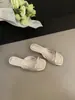 Primer Encuentro Temporada Cuña Plateada Sandalias Francesas Pequeñas Zapatos de Hada 2026 Nueva Moda de Verano Exterior Tacón Bajo Pequeño