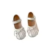Sapatos Femininos 2025 Primavera/Outono Novos Sapatos de Couro Infantis Sapatos de Princesa para Meninas Pequenas Sapatos de Bebê e Criança Pequena com Sola Macia Sapatos de Performance