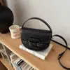 Essenciais para o Trajeto Super Quentes Bolsa Tote Pequena Feminina 2026 Nova Outono Retrô Textura Trançada Ombro Único Transversal Bolsa Sela