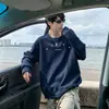 Sudadera estampada de moda estilo americano para hombre, Otoño/Invierno 2026, Jersey casual versátil de cuello redondo con forro polar, Corte holgado