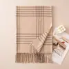 Novo xale estudantil de alta qualidade para outono e inverno, cachecol xadrez quente e grosso, cachecol longo versátil com franjas para decoração