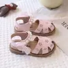 Sapatos de Couro de Verão para Meninas 2026, Sapatos Versáteis Simples e Estilosos para Crianças Pequenas e Meninas Jovens, Sapatos Casuais da Moda para Crianças