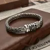 Yuhong 2024 Nuevo Dominante Calavera Diseño Puro Tejido a Mano Pulsera para Hombre Retro Vieja Moda Ins Pulsera