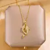 Collar de Acero de Titanio con Colgante de Diamante Piscis de Moda Europea y Americana, Diseño Nicho para Mujer, Cadena de Clavícula de Lujo Ligero, Joyería Moderna Personalizada