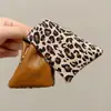 Novo Presilha de Garra de Pelúcia 2025 para Mulheres, Presilha Tubarão de Alta Qualidade, Grampo Grande na Cor Café, Presilha Versátil para a Parte de Trás da Cabeça, Acessório de Cabelo
