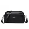 Bolsa Quadrada Pequena de Couro Macio Feminina 2024 Nova Moda Casual para Mãe de Meia-Idade Bolsa de Ombro Transversal Bolsa de Mão Portátil