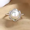 Nuevo anillo de perla para mujer, elegante, de alta calidad, ajustable, anillo abierto con índice de flor, joyería microincrustada, venta al por mayor, personalización