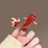 Broche de carpa roja de alta gama para mujer, broche de buena suerte con carácter creativo, ramillete, accesorios de ropa, regalo de Año Nuevo para hombres