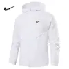 Nueva chaqueta deportiva casual de seda helada de secado rápido para verano para hombre, ropa fina transpirable con capucha para protección solar para hombres y mujeres