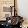 Bolsa de mão de couro encerado retrô transfronteiriça de nicho para mulheres, alta aparência, personalidade, casual, para o trabalho, grande capacidade, bolsa de ombro único