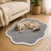 La colchoneta para mascotas es cómoda, transpirable, lavable, resistente a la suciedad, antideslizante, resistente al pelo, resistente al desgarro, adecuada para dormir como cama para gato o perro.