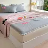 Dibujo Animado Perro Azul Waffe Set de Tres Piezas Esterilla de Seda Helada Gorro de Cama Esterilla con Bordado para Aire Acondicionado Lavable a Máquina Plegable