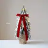 Árbol de Navidad Cubierto de Nieve con Lazo Completo de Cristal Creativo Atmósfera Festiva en Centro Comercial Restaurante Bar Diseño Ins