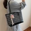 Bolso de Moda de Gama Alta de Gran Capacidad para Mujer 2026 Nuevo Elegante Casual Moderno Bolso de Hombro a Cuadros Bolso Tote Versátil