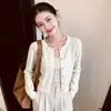 Cárdigan de punto retro con forma de corazón y hebilla dorada pequeña, estilo japonés y coreano, para mujer, una prenda de abrigo de moda para otoño/invierno, perfecta para capas casuales.