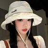 Sombrero de Cubo Blanco Fresco y Sencillo para Mujer, Hace que la Cara se Vea Más Pequeña, Sombrero con Ala Ancha para Protección Solar, Sombrero de Montañismo para Exteriores con Cordón