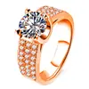 Anillo de Venta Caliente en Vivo Diamante Completo 2 Quilates Súper Brillante Micro Zircón Anillo de Diamantes de Tres Filas Moda Elegante Anillo de Lujo Ligero
