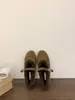 Sapatos planos de camurça peludos estilo fada para mulheres, novo estilo outono e inverno 2025, sapatos Mary Jane quentes de pelúcia, sapatos Birkenstock, sapatos de algodão