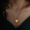 La Nueva Cadena para Clavícula Versátil Accesible de Lujo Simple de Diseño de Nicho de la Reina Madre Collar Douyin para Mujer Joyería de Corazón Joyería