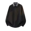 Suéter para hombre de nuevo estilo 2026 con diseño de dos piezas falso, que presenta cuello de camisa y tejido de punto, perfecto como capa interior para abrigarse en otoño e invierno