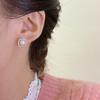 Pendientes sencillos de perlas de agua dulce con circonita cuadrada para mujer, de alta gama, ligeros, de lujo, de estilo nicho, de moda sencilla para otoño e invierno.