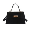 Bolsa de Ombro de Luxo Feminina Outono e Inverno 2025 Nova Tendência Retro Bolsa Transversal Fosca Versátil Bolsa Carteiro Bolsa Kelly