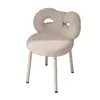 Silla de maquillaje de lujo y minimalista para arte de uñas, adecuada para uso doméstico, en una paleta de colores cremosos, ideal para el dormitorio de una niña, transmisiones en vivo y como tocador