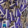 O nome do lugar na placa de rua Sinto muito a sua falta em xx. Chaveiro de acrílico personalizado criativo pingente diy pingente de foto