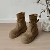 Botas de motocicleta femininas de outono, botas curtas, ultra-grossas 2026, com aumento interno de altura para mulheres baixinhas, sola que aumenta a altura