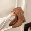 Botas de Caballero de Talla Grande Estilo Retro con Punta Aguda y Tacón Grueso, de Calzar, para Mujer 2026 Otoño/Invierno Nuevas Botas de Media Caña con Bordado, Botas Vaqueras Occidentales