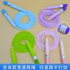 Atacado do Fabricante Cordas de Pular Infantis para Alunos de Jardim de Infância e Ensino Fundamental, Cordas Coloridas Ajustáveis em Grande Quantidade, Em Estoque Envio Misto de Várias Cores