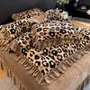 Estilo Princesa Francesa Encaje Terciopelo de Leche Colcha Juego de Cuatro Piezas Invierno Engrosado Terciopelo Coral Cálido Funda de Edredón Ropa de Cama 3