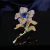 Broche de Flor de Zirconia de Alto Nivel Accesible de Lujo Elegante Colorido Broche de Flor de Zirconia Incrustada Elegante Elegante Accesorios de Traje de Lirio Ramillete