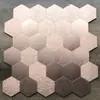 Pegatina de Pared Mosaico Hexagonal Hexagonal Blanco Oro Plata Negro Metal Cepillado Aluminio Panel de Plástico Autoadhesivo Decoración para Renovación de Paredes