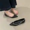 Zapatos Planos de Mujer 2026, Estilo Francés, Remaches, Punta Puntiaguda, para Primavera y Otoño, Boca Baja, Aumento Oculto de Altura, Versátiles para el Trabajo