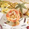Ramo de Rosas Fotografía de Boda Nupcial Estilo Bosque Francés Ramo de Alta Gama para Novia y Dama de Honor Fotografía de Boda Flores Artificiales