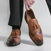 Sapatos de couro estilo brogue transfronteiriços, tamanho grande masculino, modernos, respiráveis, com franjas, mocassins sem cadarço, sapatos casuais de negócios para homens