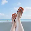 Chanclas de tacón fino simples estilo europeo y americano 2026 Chanclas de playa para vacaciones de verano para mujer