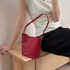 Bolsa Saco Vintage de Couro de Primeira Camada para Mulheres, Couro Genuíno Estilo Minimalista Modelo Novo 2026, Bolsa de Ombro Único Transversal Niche para Mulheres, Bolsa de Axila