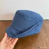 Chapéu de Equitação Jeans Estilo Britânico de Topo Plano para Mulheres Versátil Capa de Cavaleiro Emagrecedora de Rosto Beret de Aba Dobrável Nicho