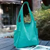 Bolsa Transfronteriza Nueva 2026, Bolso Tote Sencillo de Color Sólido, Bolso de Hombro Plegable de Gran Capacidad en Tela de Nylon para Mujer