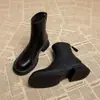 Botas de Cano Curto Femininas Retro 2026 Primavera/Outono Novas com Solado Grosso e Salto Bloco em Couro Macio, Bico Redondo, Cor Sólida, Zíper nas Costas, para Casa ou Uso Externo, Sapatos Individuais