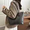 2026 Nova Tendência Grande Capacidade Simples para Ir ao Trabalho Estudante Bolsa de Aula Bolsa de Ombro Casual Retrô Bolsa Tote para Mulheres