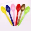 Venta al por mayor de fábrica cuchillo y tenedor de plástico desechables cuchara impresión color metal vajilla gruesa cuchara de PS negra Paquete de 20