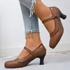 Sapatos de Salto Alto Exportação Transfronteiriça Plus Size para Mulheres 2025 Sapatilhas Retrô Bico Redondo com Fivela para Mulheres Sapatos Mary Jane com Salto Grosso para Mulheres
