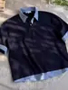 Camisa Polo Patchwork Xadrez Azul Marinho Falsa Duas Peças Manga Curta para Homens e Mulheres, Camiseta Estilo College Americano de Verão Série Miu