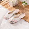 [Bihai] Zapatillas de Satén Verano 2024 Tacón Bajo Elegantes para Mujer Suela Suave Zapatos de Tela Bordados Zapatos de Boda con Cheongsam Zapatos para Mujer